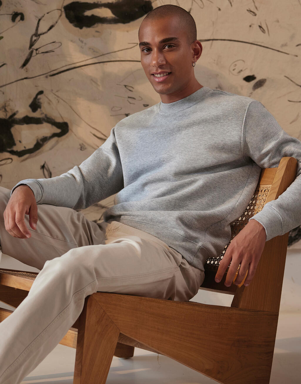 216_42_123_m-2025_01.jpg Set In Sweatshirt - Image 1