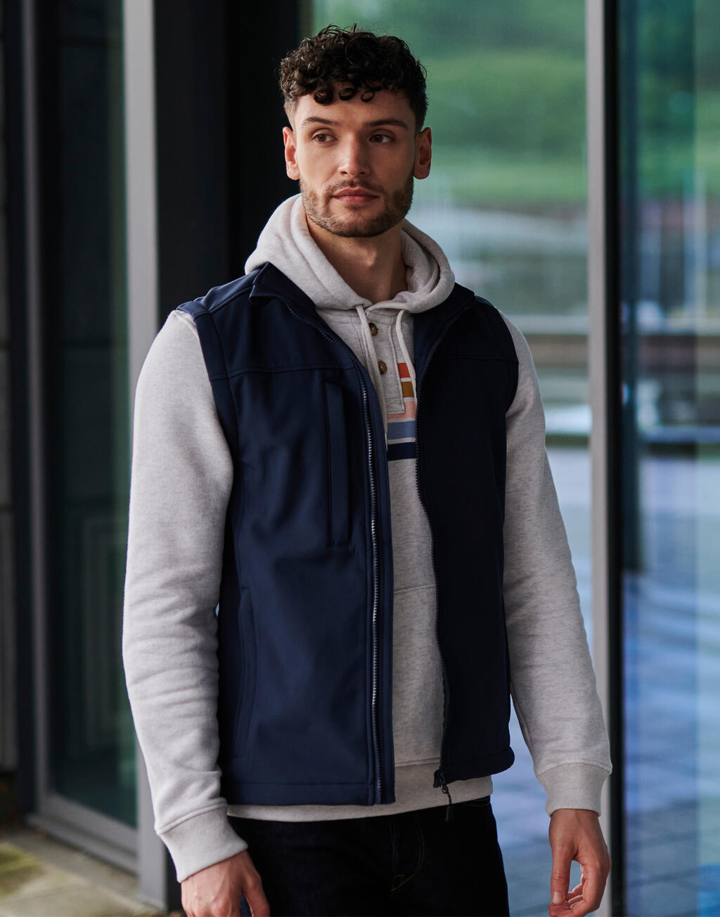 445_17_256_m-2022_01.jpg Flux Softshell Bodywarmer - Image 1