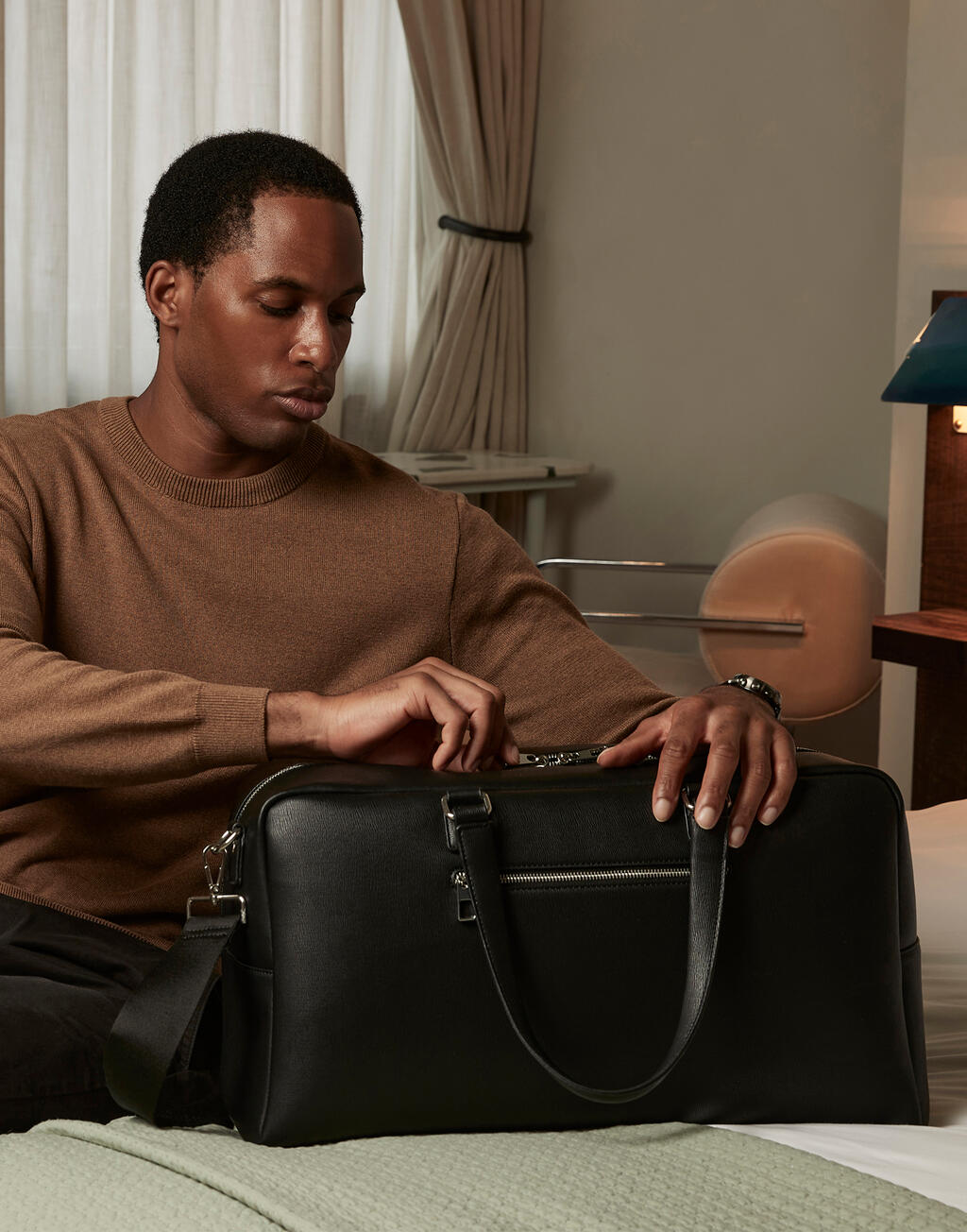 917_30_101_m-2024_02.jpg Tailored Luxe Weekender - Image 1