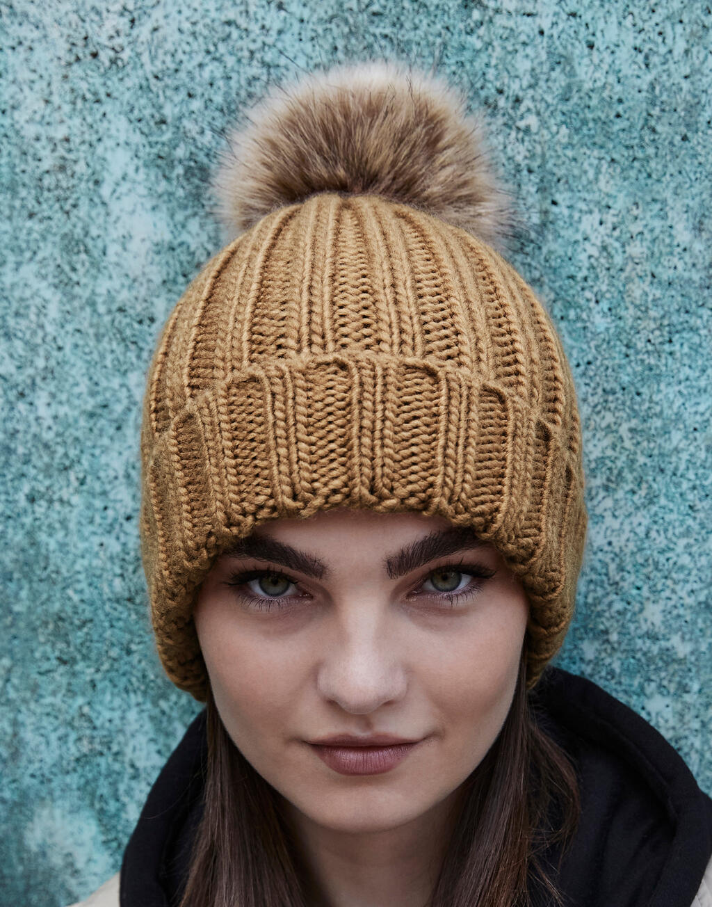 364_69_011_m-2022_01.jpg Fur Pop Pom Chunky Beanie – Image 1