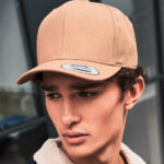 Czapka z daszkiem 6-Panel Curved Metal Snap
