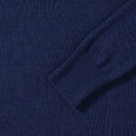 Damski sweter z wycięciem pod szyją - obrazek 8